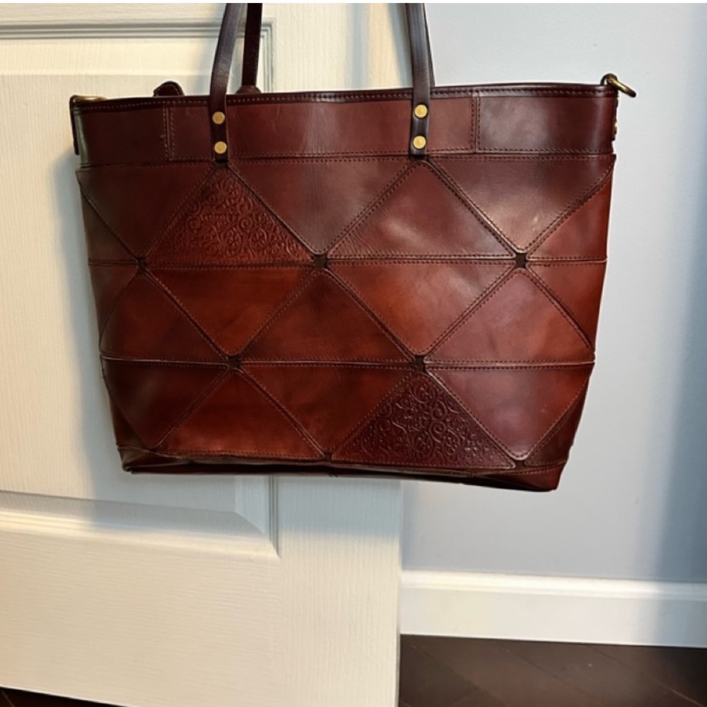 Brown / Maroon leather tote bag, excellent pre owned condition.